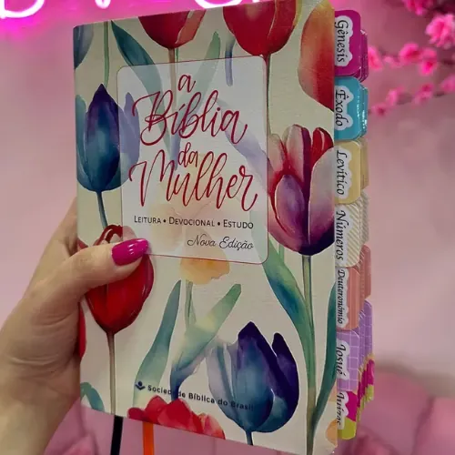 Capa do livro Bíblia da Mulher Tulipas Aquarela com Abas